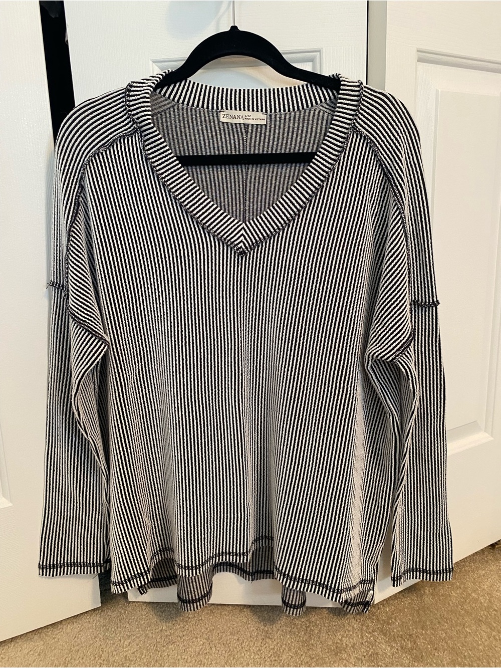 Zenana Outfitters Black & White Striped V-Neck Long Sleeve Top
